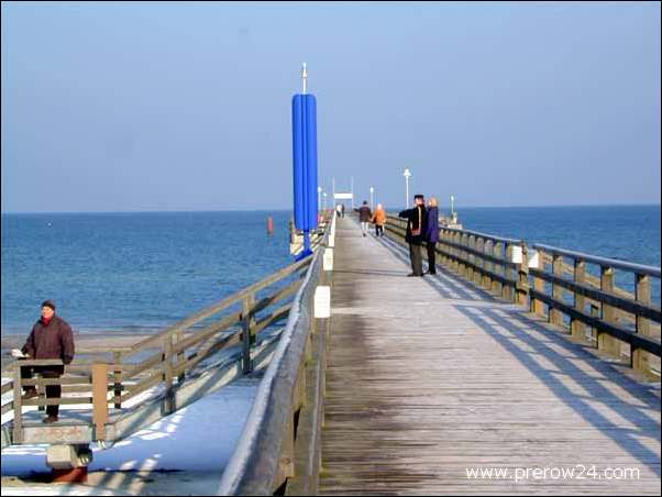 Der Strand vom Ostseebad Prerow im Winter